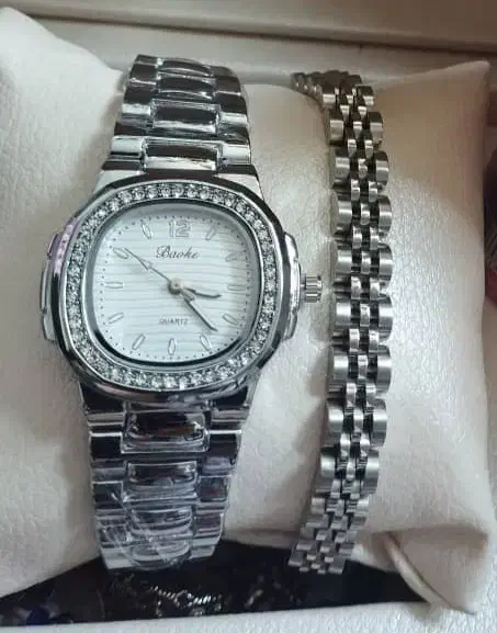 ساعت شیک زنانه طرح پتک و دستبند|ساعت|شیراز, فرگاز|دیوار