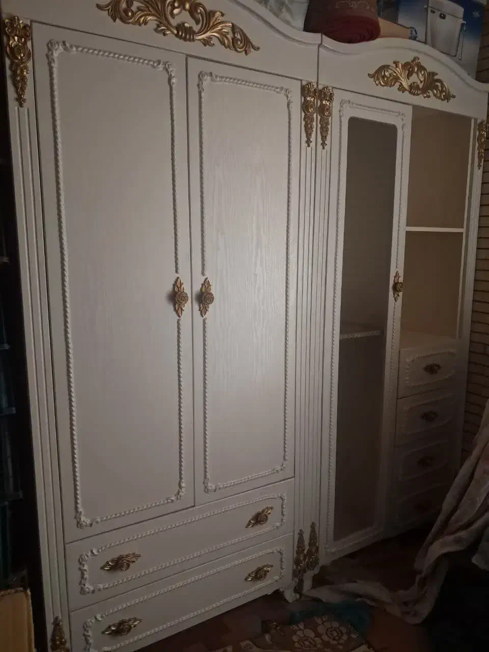 تخت نوجوان  و کمد نو|تخت و صندلی بچه|یزد, |دیوار