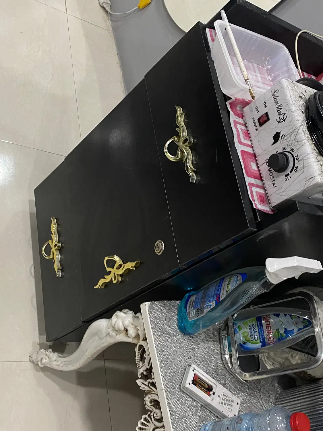 ترولی مشکی|آرایشگاه و سالن‌های زیبایی|برازجان, |دیوار