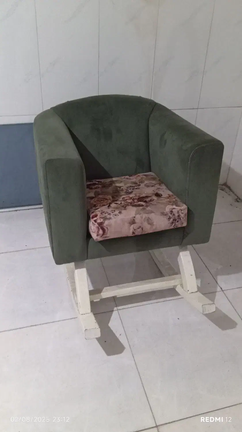 صندلی راک چوبی|مبلمان خانگی و میز عسلی|مراغه, |دیوار