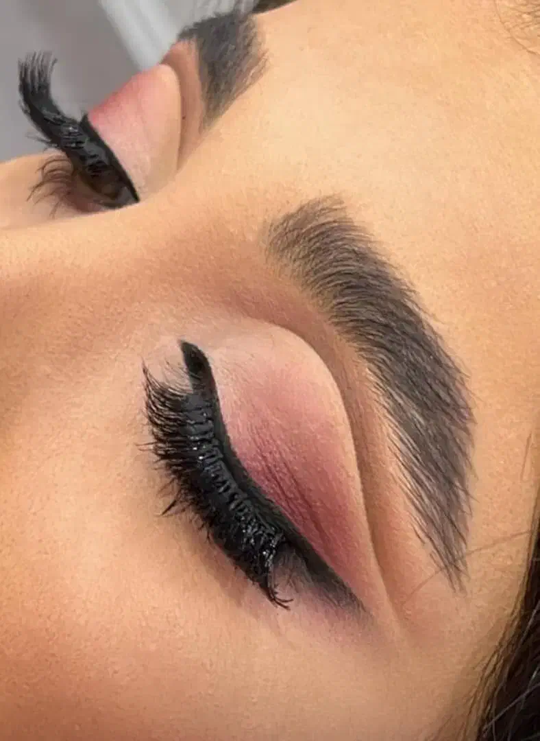 شرایط ویژه برای میکاپ و شینیون|خدمات آرایشگری و زیبایی|زنجان, |دیوار