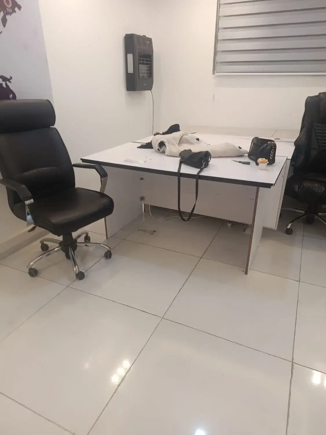 فروش فوری میزو صندلی اداری تمیز|مبلمان اداری|مشهد, ابوذر|دیوار