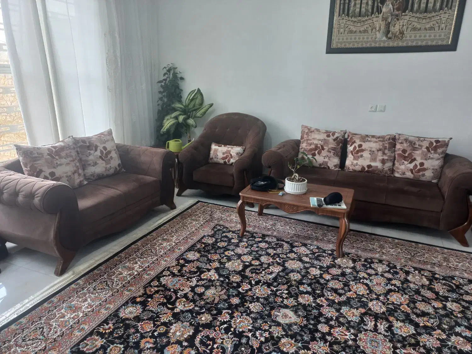 فرش ۹و۱۲ متری و مبل و زیر تلوزیون|فرش|شیراز, گل سرخ|دیوار