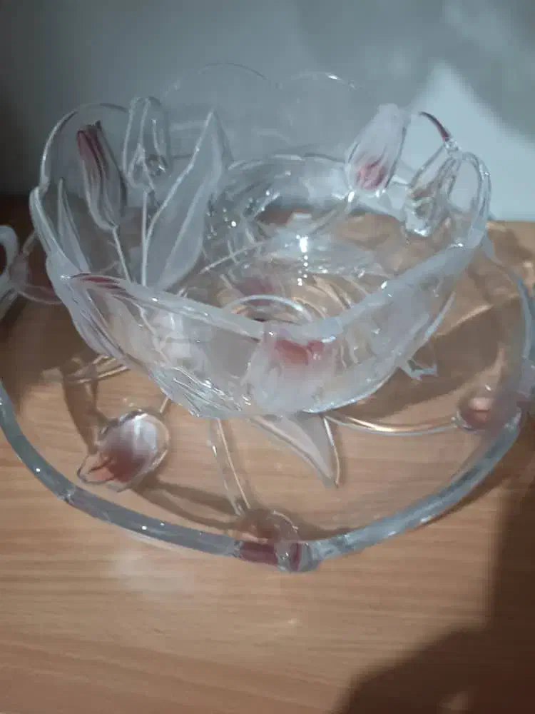 کاسه بشقاب گل لاله|ظروف سرو و پذیرایی|تهران, جنت‌آباد جنوبی|دیوار