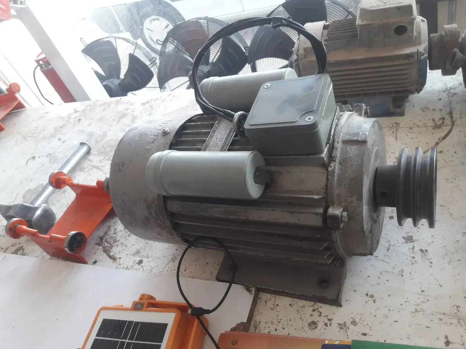 دینام (الکتور و موتور ۳اسب) ۱۴۰۰دور|ماشین‌آلات صنعتی|قم, کوه سفید|دیوار