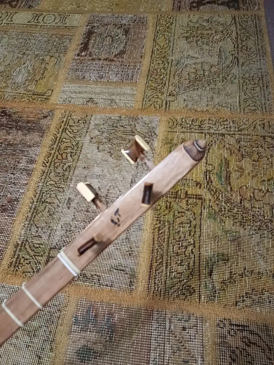 سه تار|سازهای سنتی|ری, منصوریه منگل|دیوار