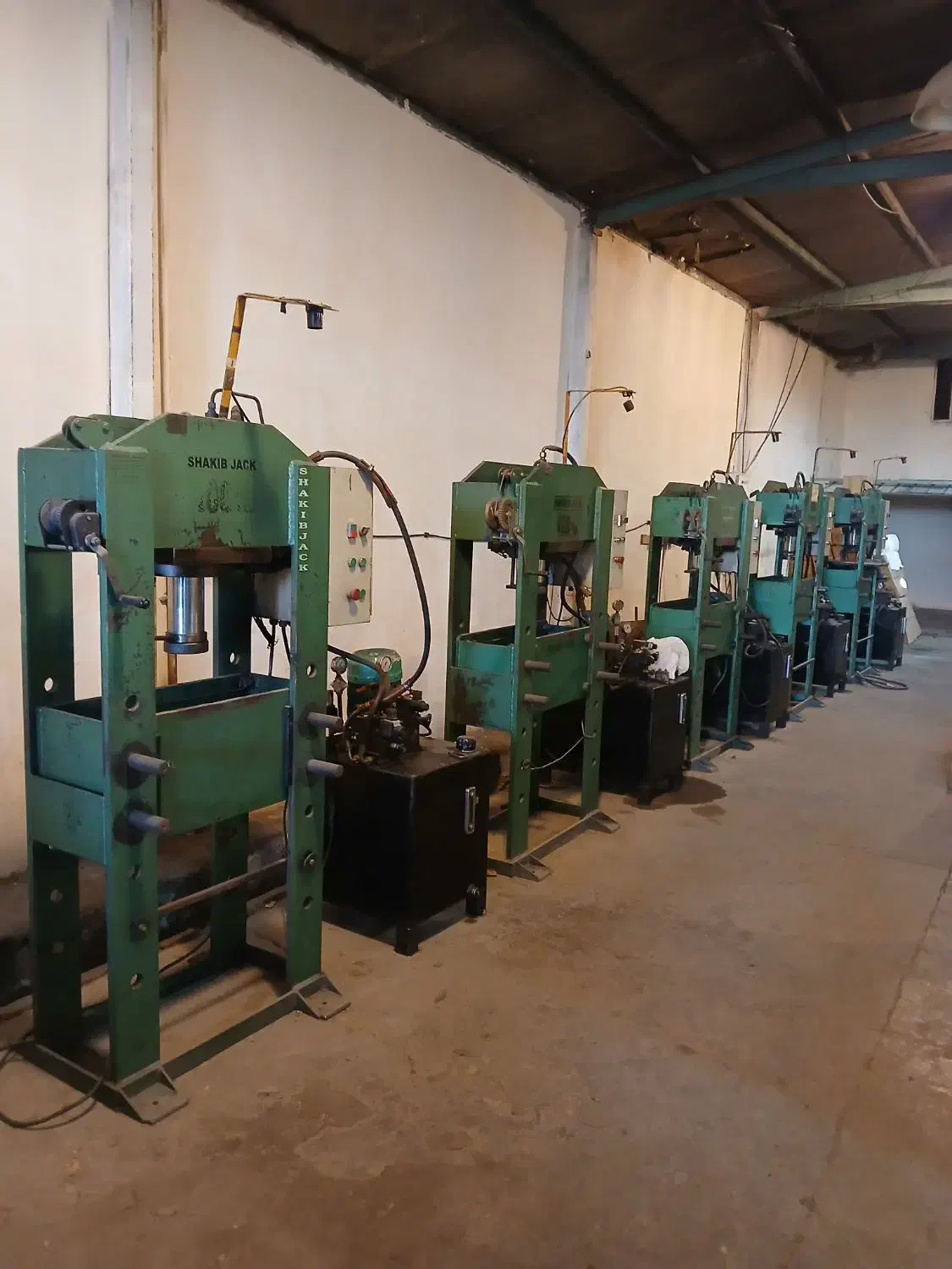 فروش پرس دروازه ای هیدرولیک برقی ۱۰۰ تن|ماشین‌آلات صنعتی|کرج, خرمدشت|دیوار