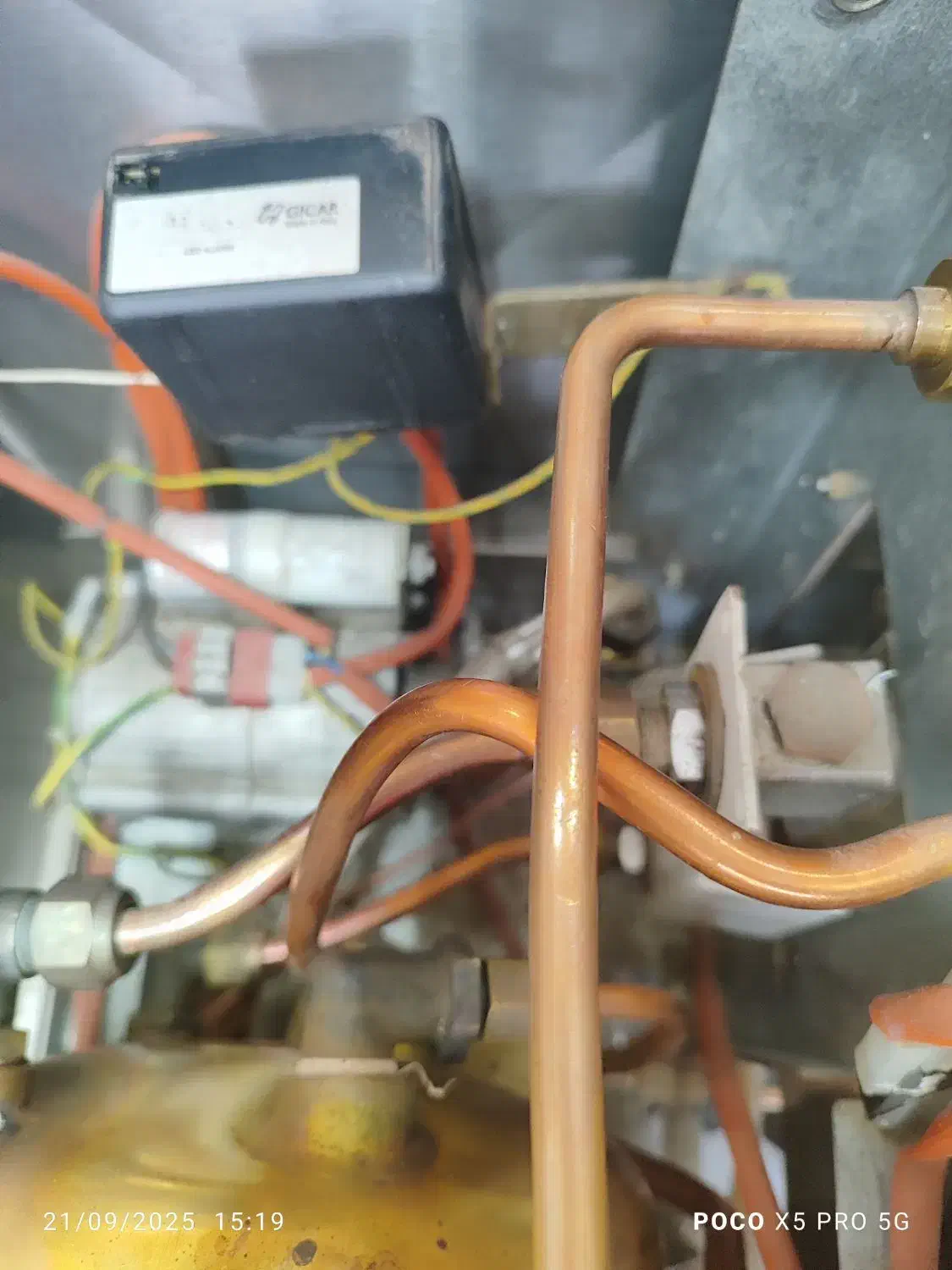 تعمیر کار دستگاه اسپرسو ساز صنعتی و خانگی|خدمات پیشه و مهارت|میانه, |دیوار