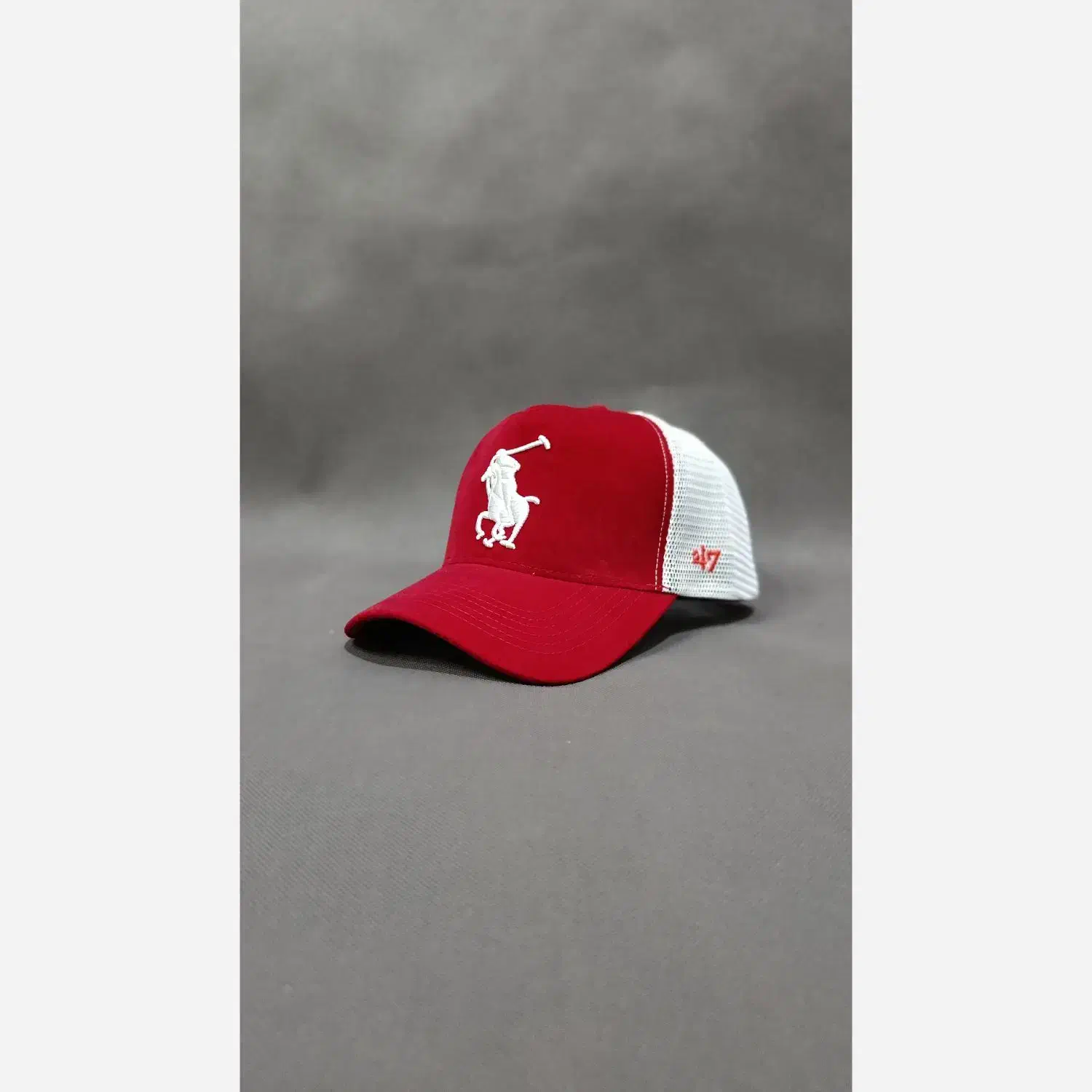 کلاه نقابی|لباس|مرودشت, ژیان|دیوار