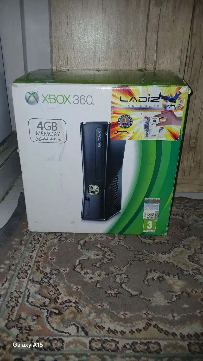 یه دست ایکس باکس ۳۶۰ با دو دسته کامل|کنسول، بازی ویدئویی و آنلاین|بومهن, |دیوار