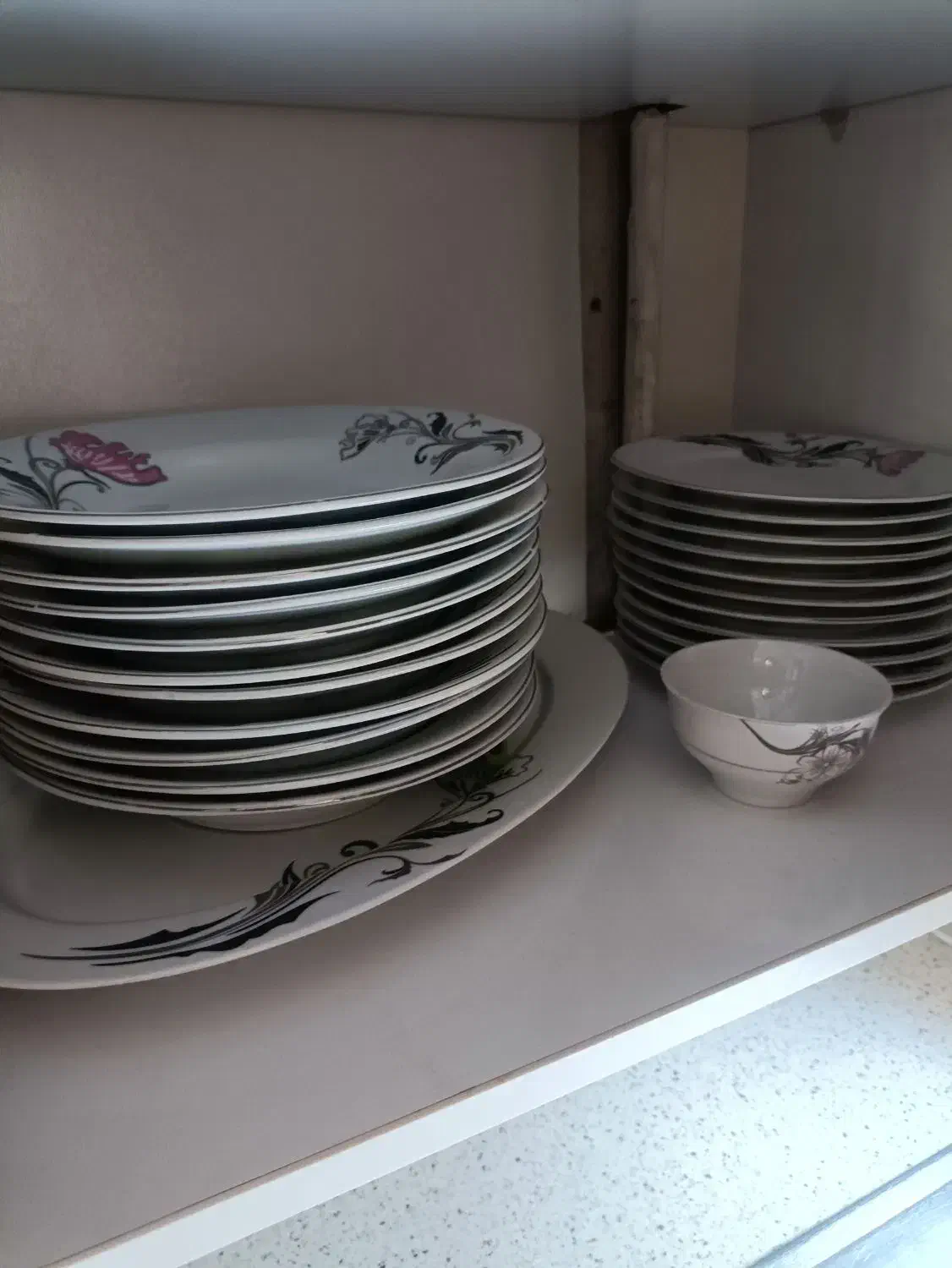 17 عدد بشقاب 17 عدد پیش دستی 2 عدد دیس|ظروف سرو و پذیرایی|لاهیجان, رجایی|دیوار