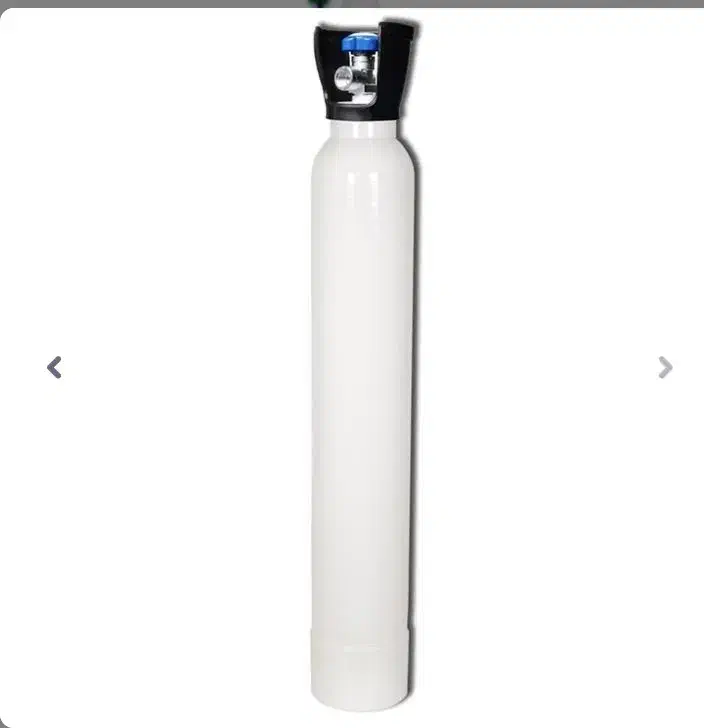 کپسول اکسیزن ده لیتری و رگلاتور اکسیزن|پزشکی|اندیشه, اندیشه فاز ۴|دیوار