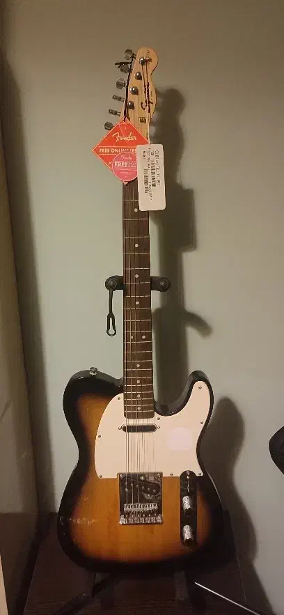 فندر اسکوایر تلکستر بهمراه کیس معمولی|گیتار، بیس، امپلیفایر|بابل, |دیوار