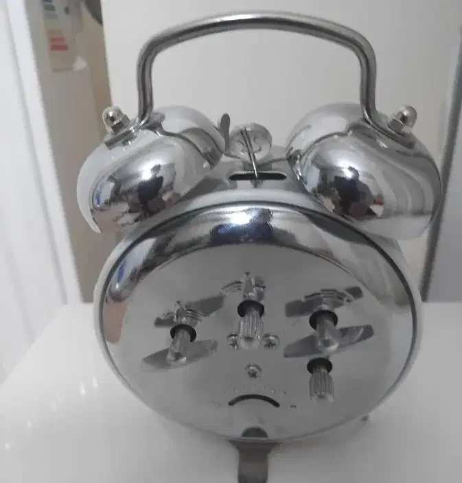 نوی نوی نو|ساعت دیواری و تزئینی|اصفهان, بهار آزادی|دیوار