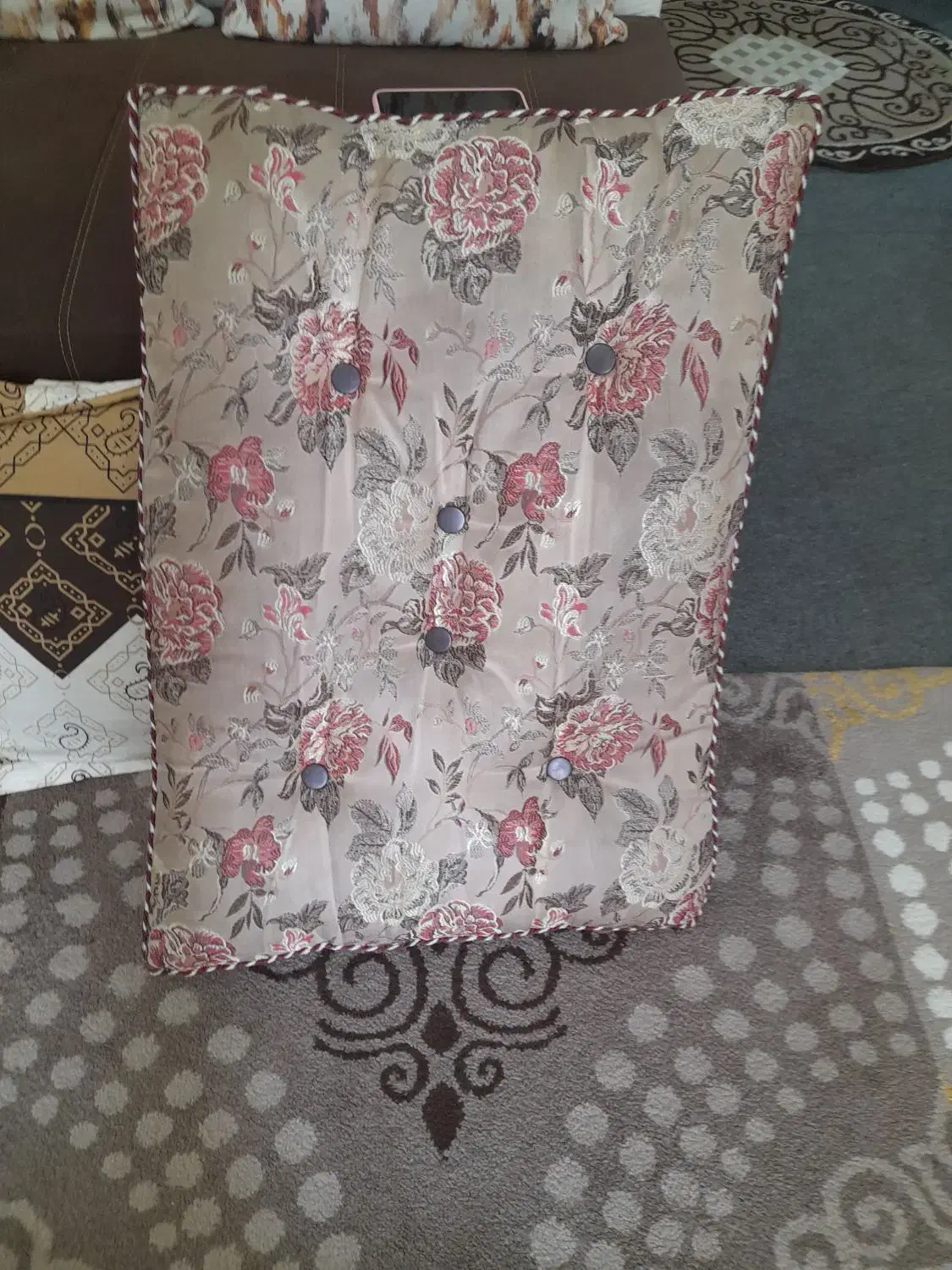 ۴ عدد پشتی برای سفره خانه منزل مبله باغ|پشتی|شیراز, کوشک میدان|دیوار