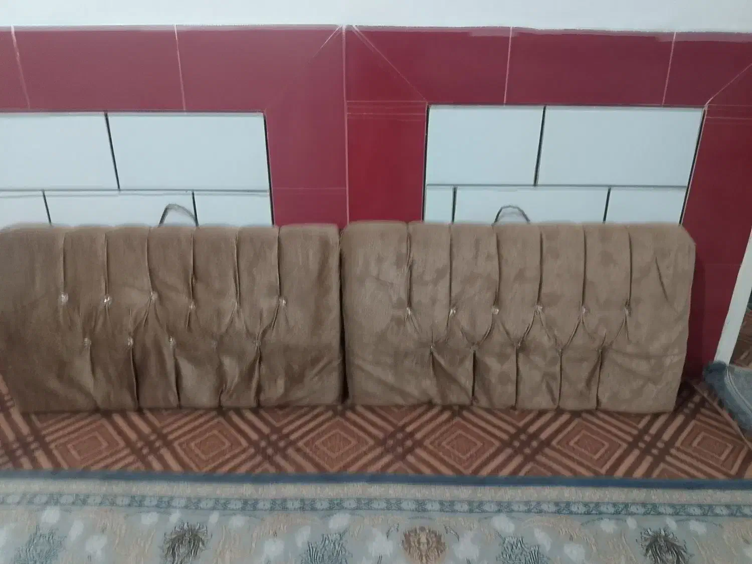 دو عدد پشتکی|پشتی|الیگودرز, |دیوار