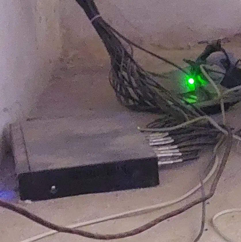 ۷ عدد دوربین و تمام لوازم اتصال|دوربین مداربسته|میبد, |دیوار