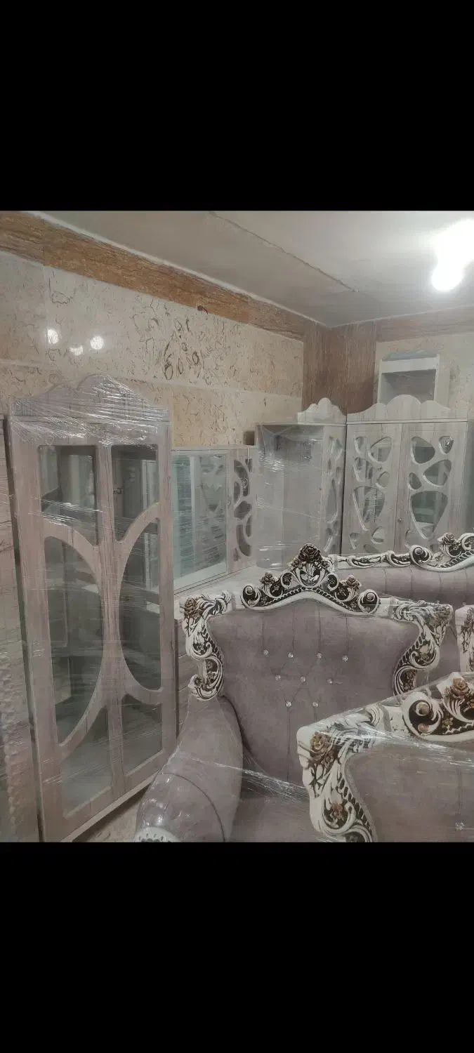 مبلمان۷نفره،بوفه،کمد۳کشودرب آیینه دار،میزناهارخوری|مبلمان خانگی و میز عسلی|قیدار, |دیوار