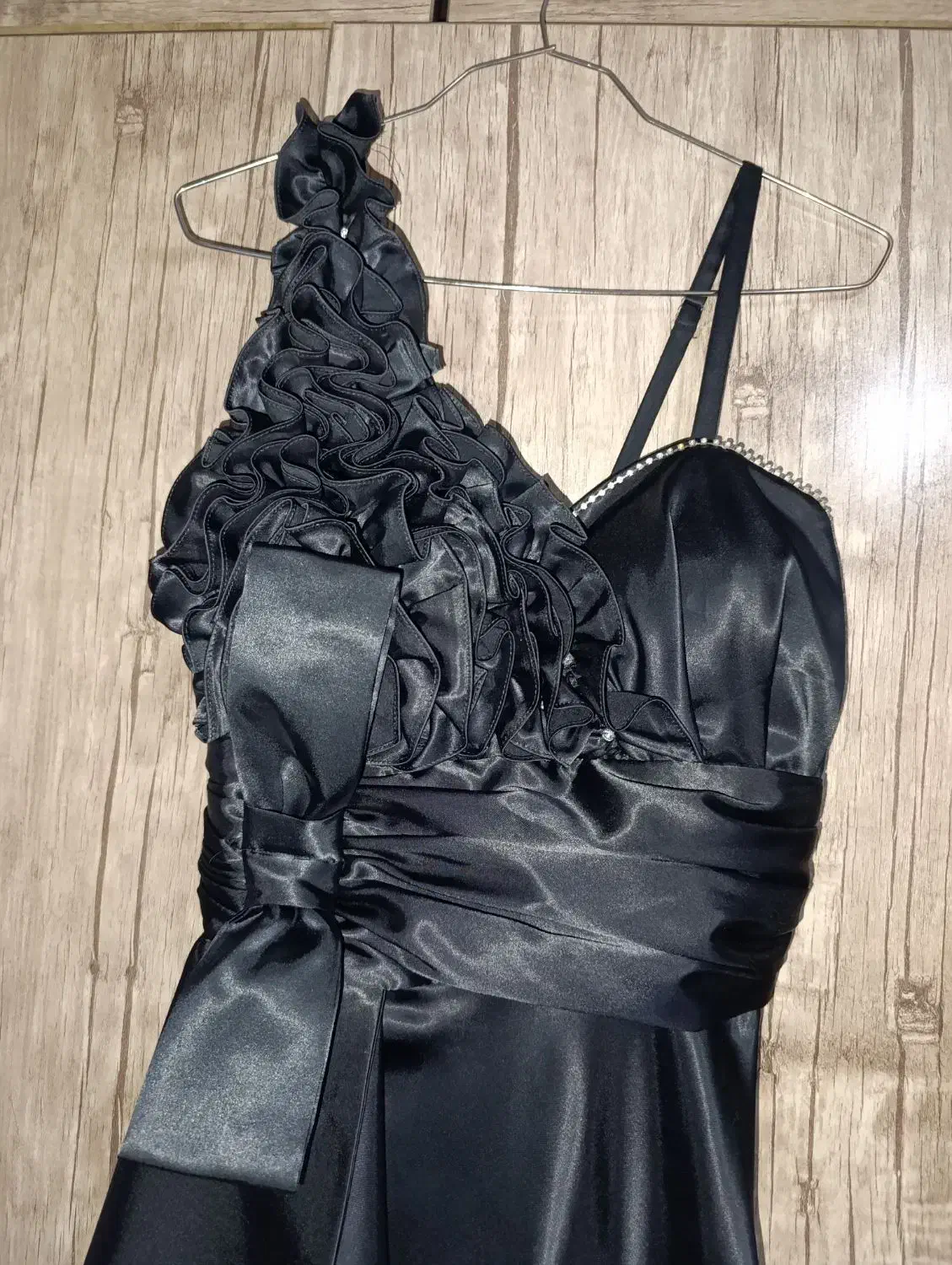 پیراهن مجلسی|لباس|پاکدشت, پاکدشت (مامازند)|دیوار