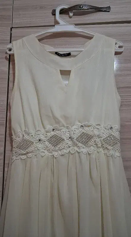 چنتا پیراهن رنگ کرم شیری.مشکی وقرمز دخترانه|لباس|اردبیل, |دیوار