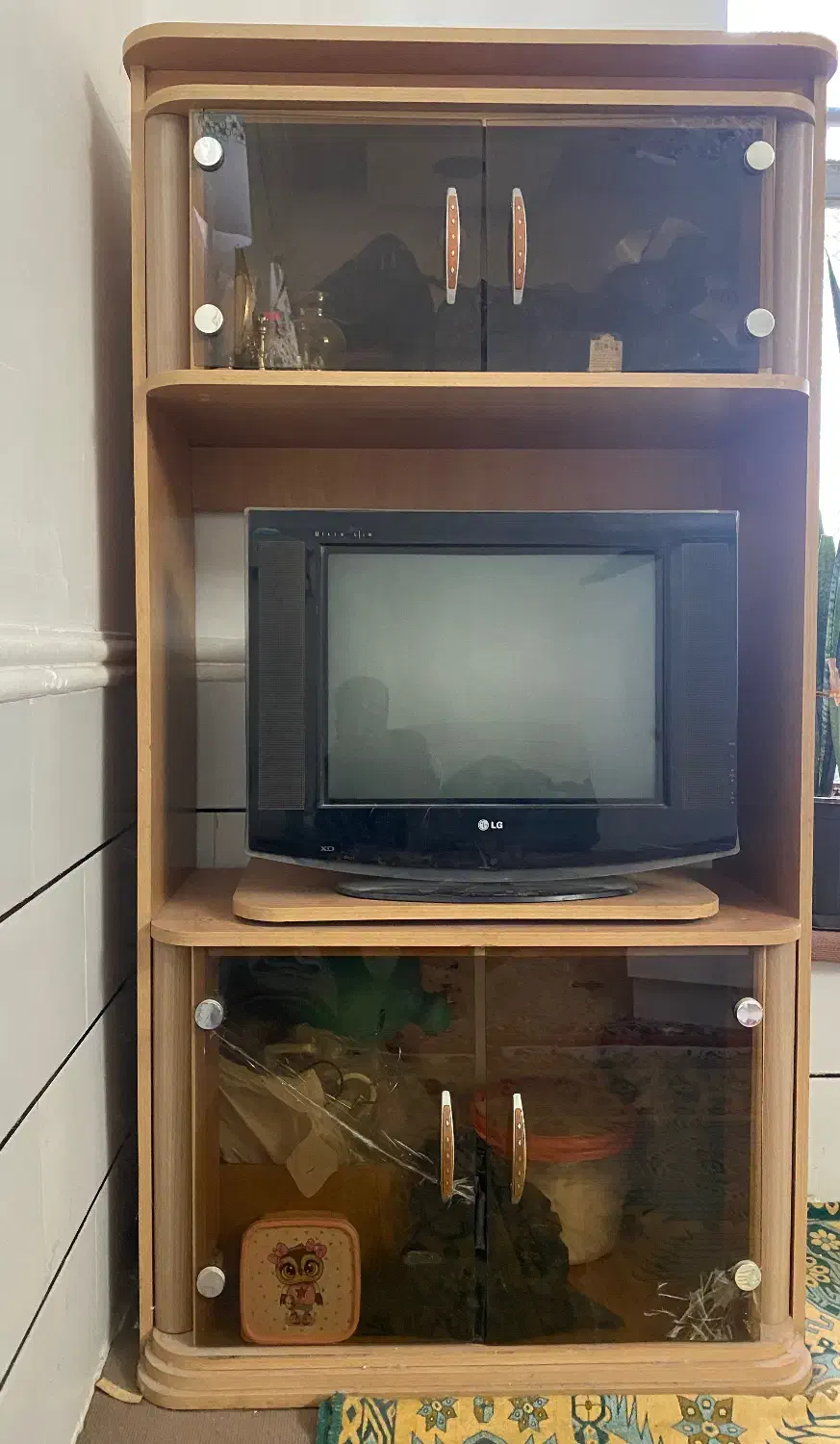 میز و تلویزیونLG 21|تلویزیون و پروژکتور|داراب, |دیوار