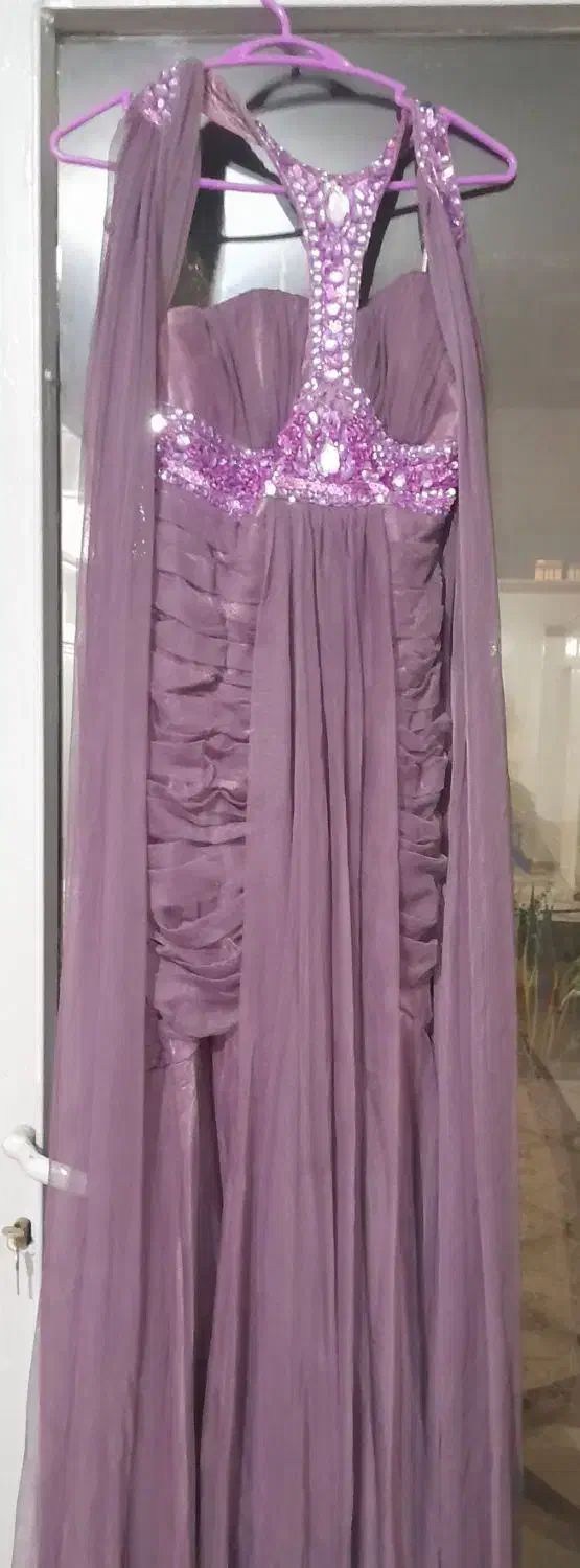 لباس مجلسی|لباس|فولادشهر, فولادشهر|دیوار