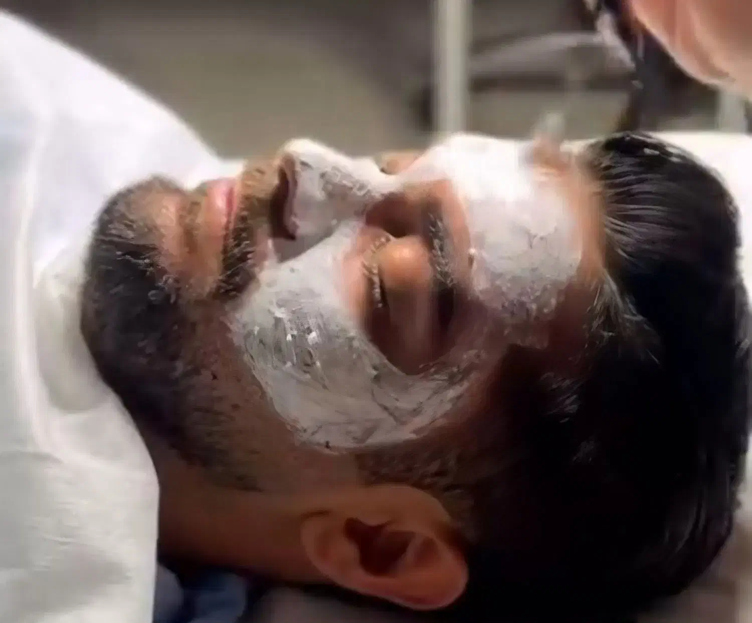 خدمات زیبایی پوست و مو|خدمات آرایشگری و زیبایی|اصفهان, برازنده|دیوار