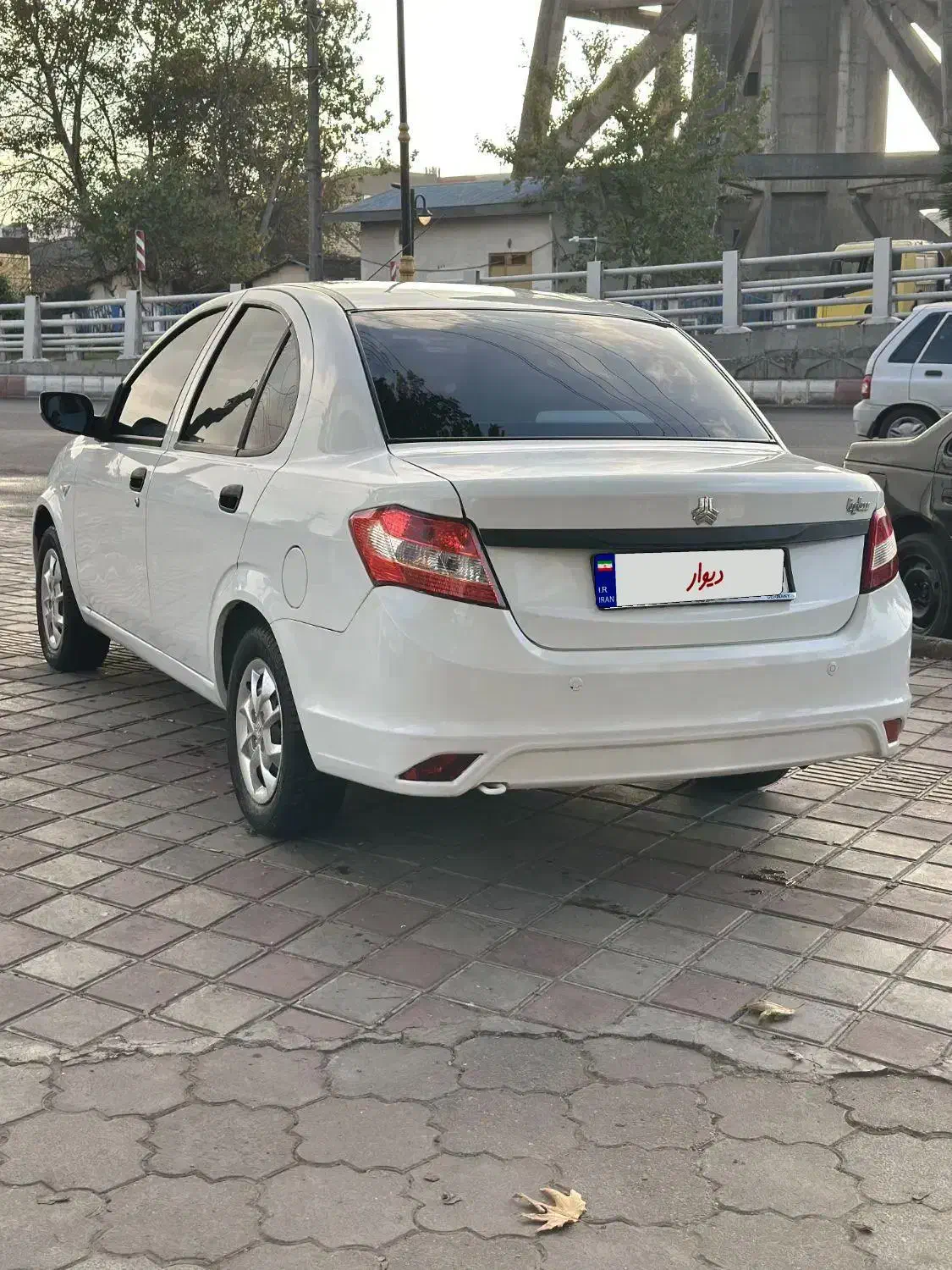 ساینا|خودرو سواری و وانت|رشت, استقامت ۱|دیوار