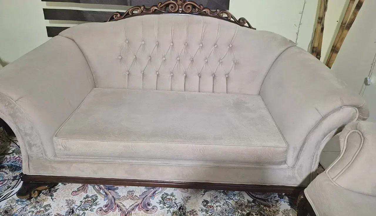 مبل ۸ نفره کرم رنگ در حد نو|مبلمان خانگی و میز عسلی|پردیس, فاز ۱۱|دیوار