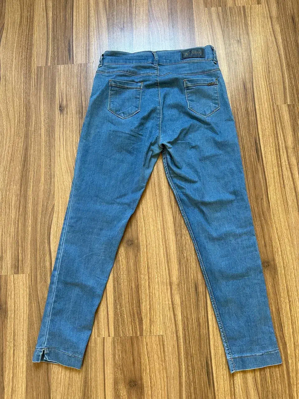 شلوار جین|لباس|میانه, |دیوار