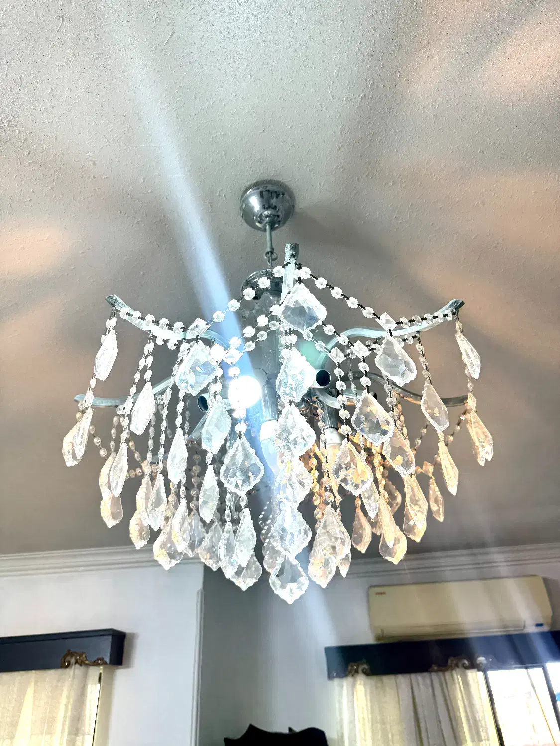 لوستر دوازده شاخه|لوستر و چراغ آویز|تنکابن, |دیوار