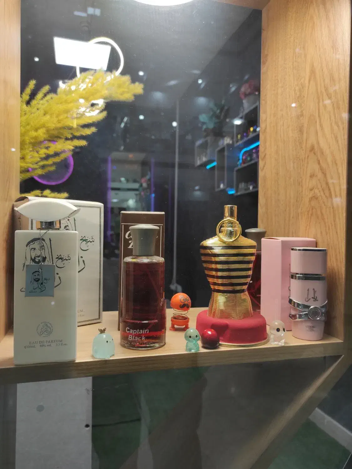 عطر اصلی زیر قیمت بازار..|آرایشی، بهداشتی، درمانی|قروه, |دیوار