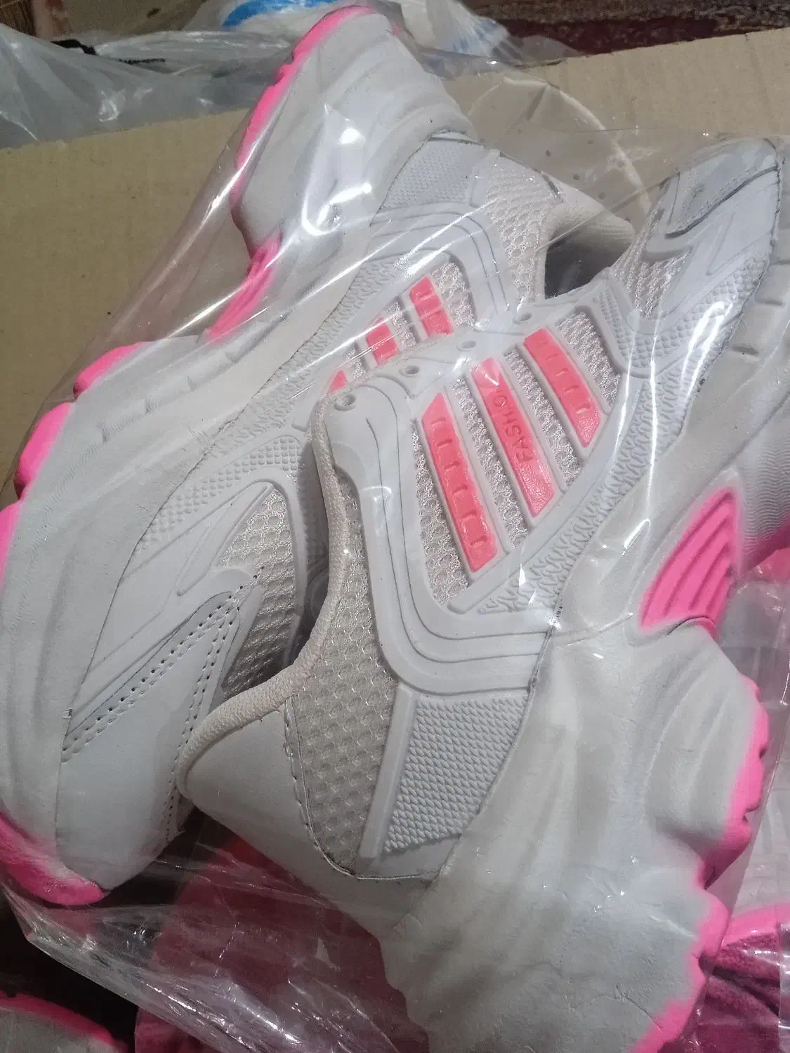 کتونی عمده و خرده|کیف، کفش، کمربند|محمدشهر, شهرک چمران|دیوار