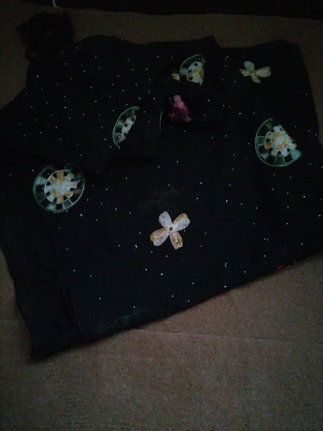 شال حریر|لباس|قروه, |دیوار