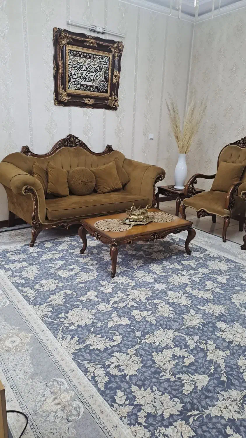 مبل ۷ نفره در حد تمیز کاملا محکم وجنس خوب|مبلمان خانگی و میز عسلی|آفتاب, |دیوار