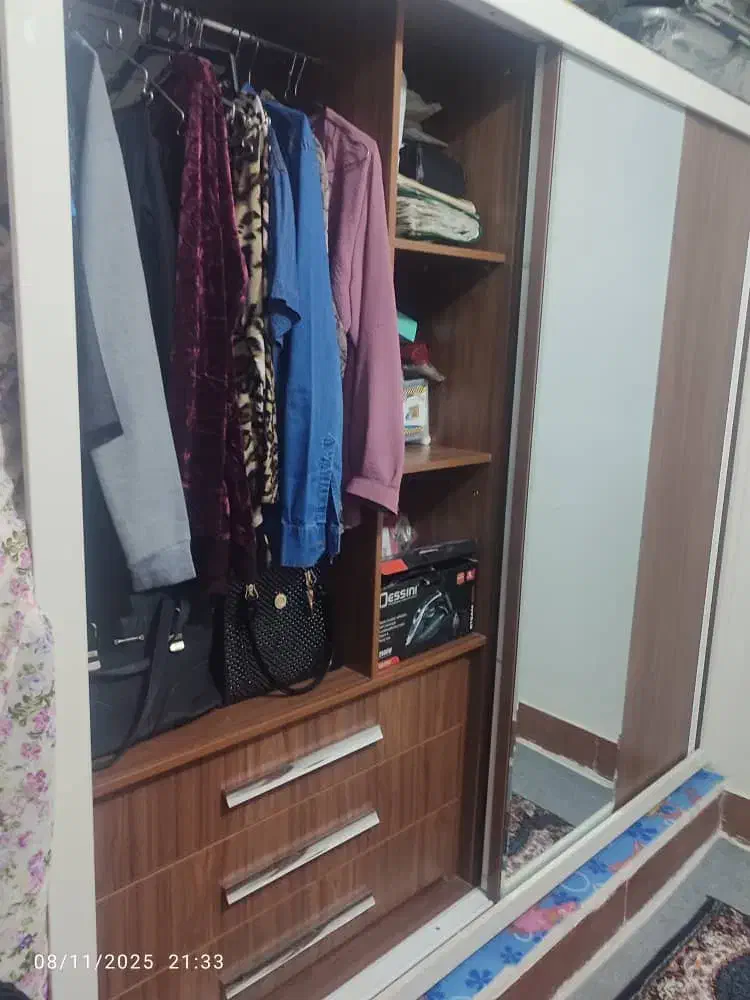 یک عددکمدلباس|جاکفشی، کمد، دراور|نقده, |دیوار