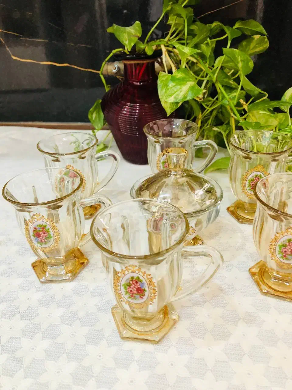 دو دست لیوان چای خوری پایه دار با دو عدد قندان ست|ظروف سرو و پذیرایی|تهران, آبشار|دیوار