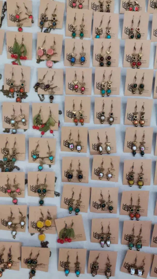 گوشواره سنتی و سنجاق گل سینه|بدلیجات|پرند, فاز ۶|دیوار