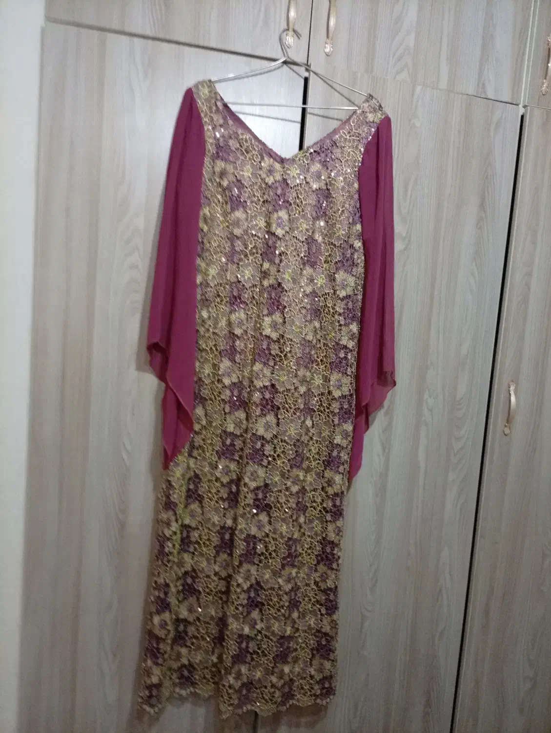 ماکسی مجلسی|لباس|شیراز, قدوسی شرقی|دیوار