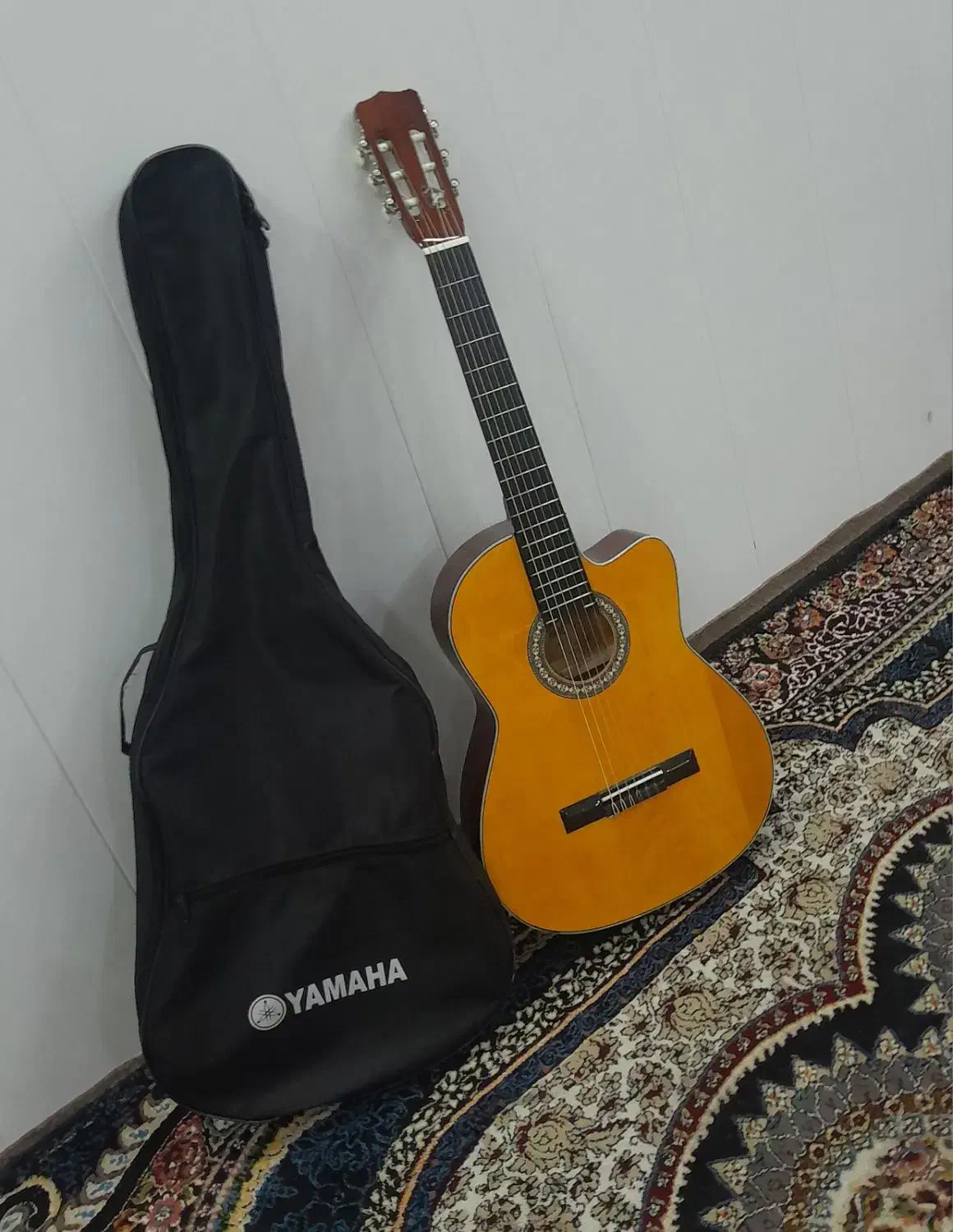 گیتار یاماها c80 طرح ..|گیتار، بیس، امپلیفایر|شهرکرد, |دیوار