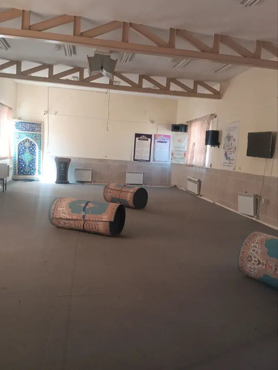 فرش سجاده ای مساجد و نمازخانه|فرش|بیرجند, |دیوار