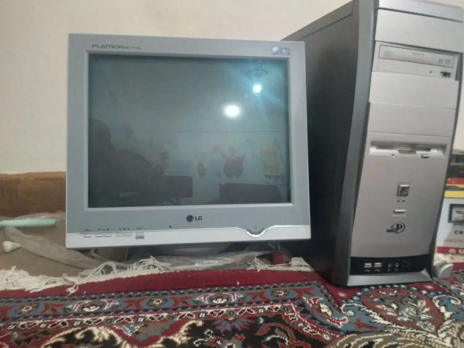 مانتور و کیس کامپیوتر|قطعات و لوازم جانبی رایانه|کنارک, |دیوار