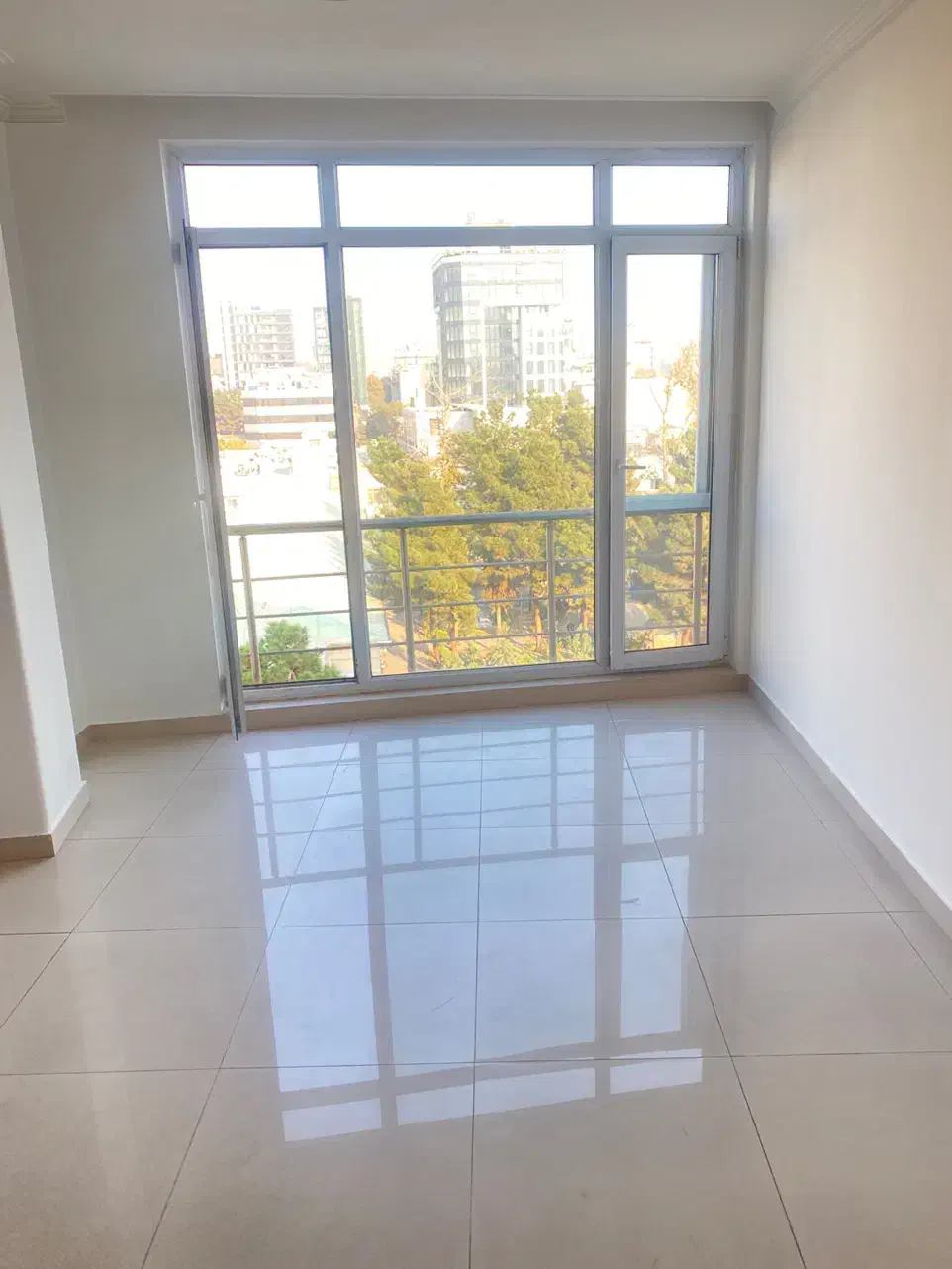 ۱۱۷متری ۲ خوابه ۷ ساله با ویو جنگلی یوسف اباد