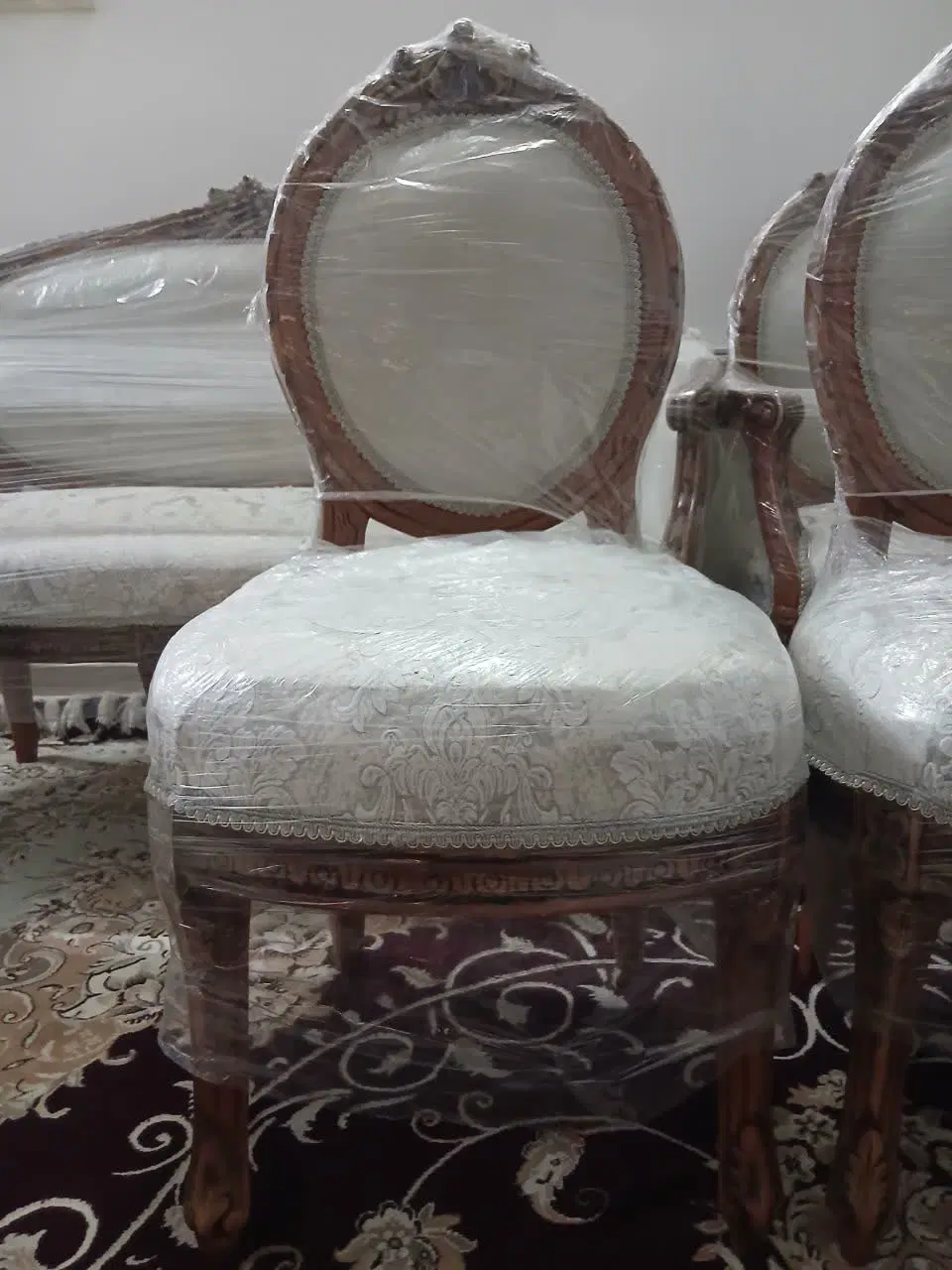 مبل|مبلمان خانگی و میز عسلی|قنوات, |دیوار