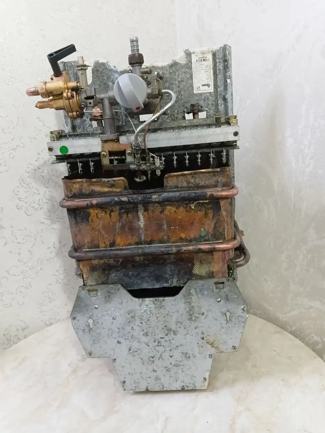 آبگرمکن دیواری سالم سرویس شده|آبگرمکن، پکیج، شوفاژ|قرچک, شهرک طلائیه|دیوار