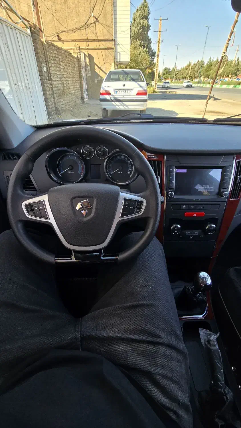 دنا پلاس۶دنده۱۴۰۴|خودرو سواری و وانت|بروجرد, |دیوار