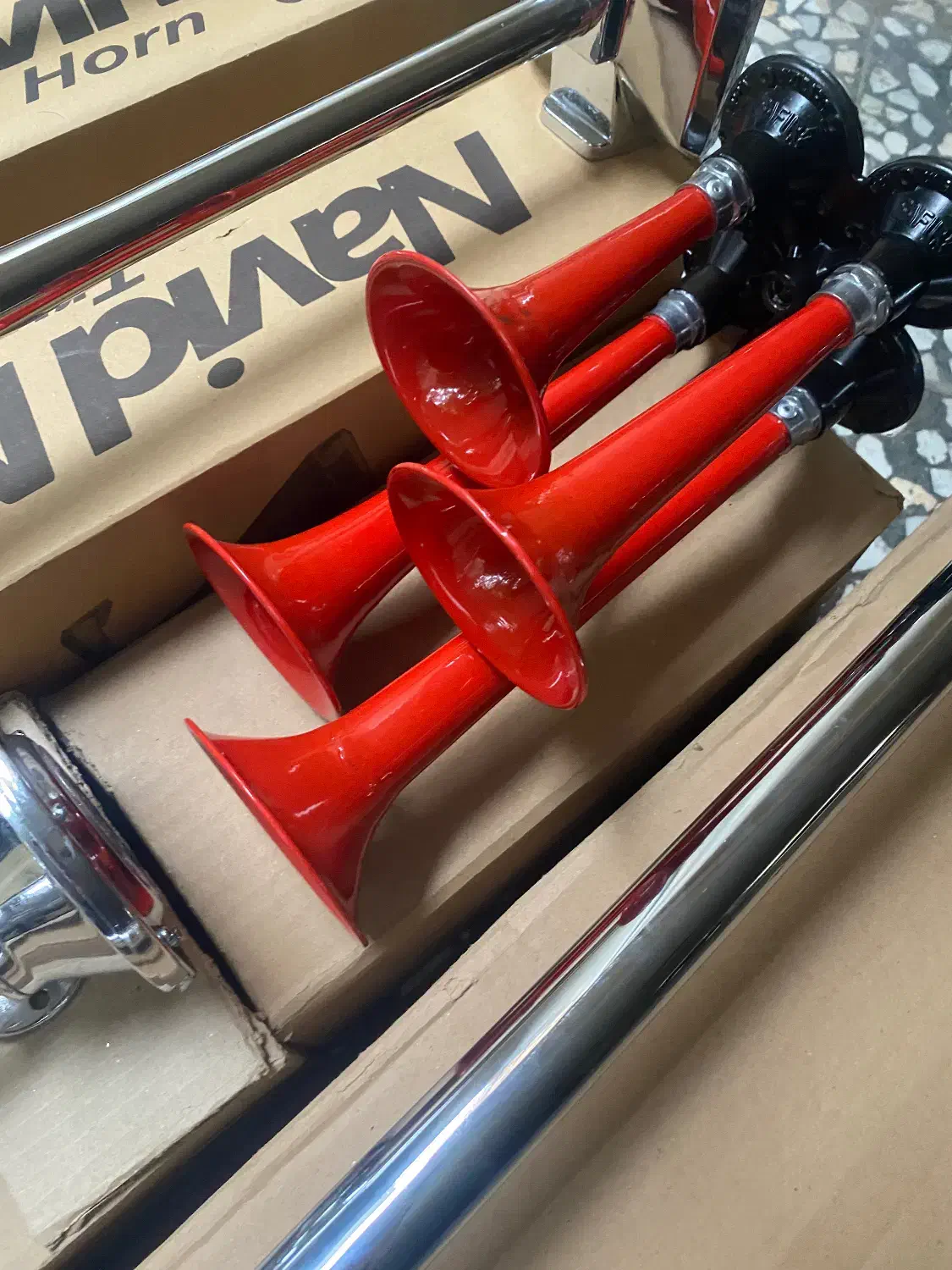 بوق ۴ لول|اسباب‌بازی بچه|ساری, |دیوار