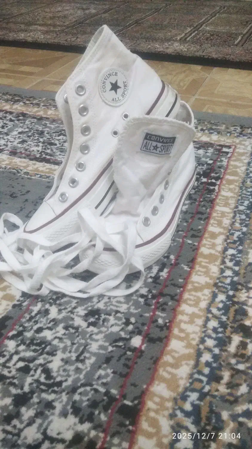 کتونی اورجینال نو|کیف، کفش، کمربند|قم, بنیاد|دیوار