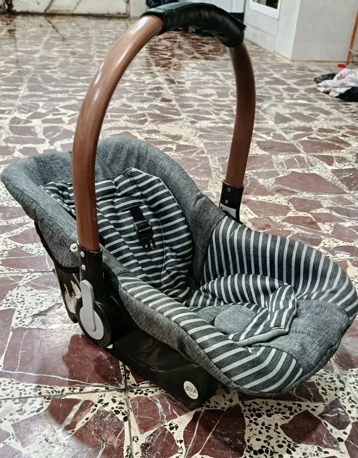 کریر|کالسکه و لوازم جانبی|اندیمشک, |دیوار