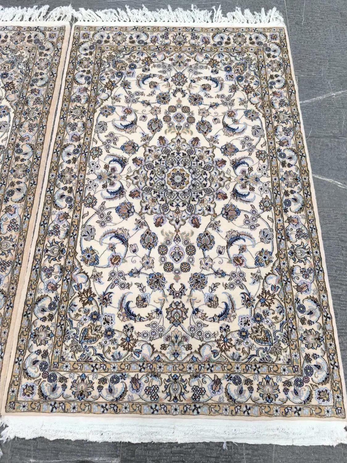 فرش دستباف نایین جفت قالیچه 3 متری گل ابریشم|فرش|اصفهان, نقش جهان|دیوار